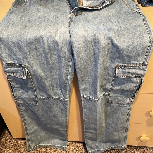 Jeans - Picture 2 of 3